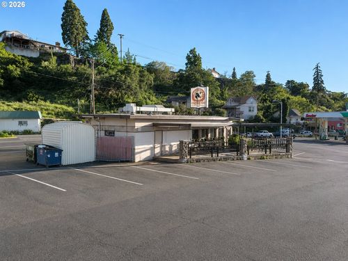 811 E 3rd St, TheDalles, OR, 97058 | Card Image