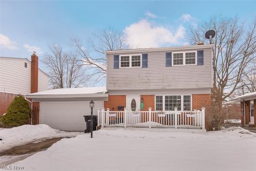 837 Jamestown Ave, Elyria, OH, 44035-1811 | Card Image