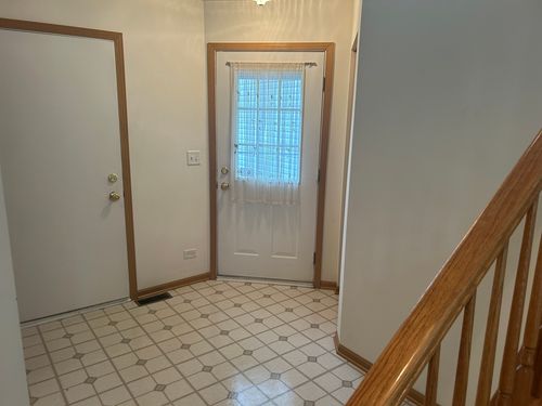2482 Stoughton Cir, Aurora, IL, 60502-6480 | Card Image