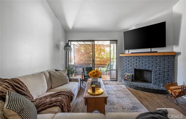 APT-53 - 15511 Sherman Way, Condo with 2 bedrooms, 2 bathrooms and 1 parking in Van Nuys CA | Image 5