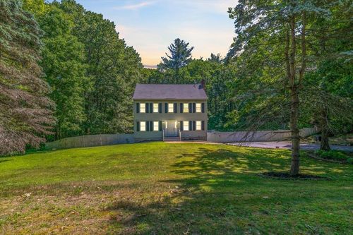 3 Hope Hill Rd, Derry, NH, 03038-7255 | Card Image