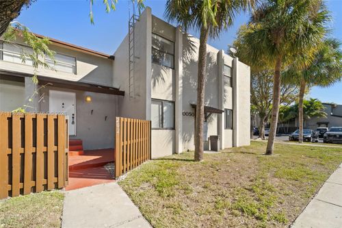 apt-202-10050 Nw 9th Street Cir, Miami, FL, 33172-5134 | Card Image