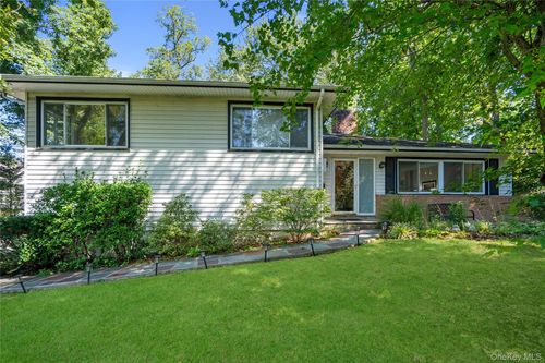 58 Ridge Drive E, North Hempstead, NY, 11576 | Card Image