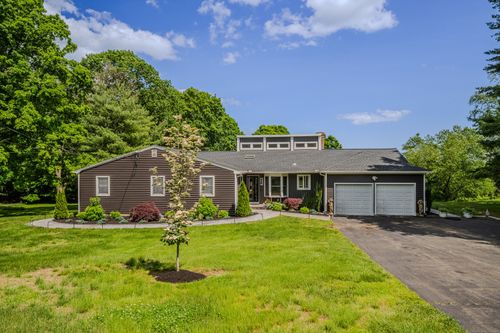 620 S Greenbrier Dr, Orange, CT, 06477-2713 | Card Image