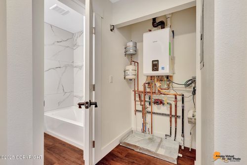 9d-7530 Foxridge Way, Anchorage, AK, 99518-2782 | Card Image