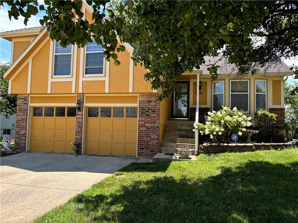 134th Ter, Grandview, MO 64030