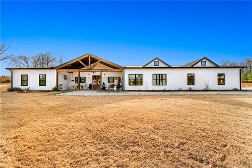 411 Sweetwater Club Dr, Seneca, SC, 29672-0529 | Card Image