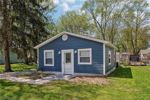 1424 5th St, Lakemore, OH, 44250-9516 | Card Image