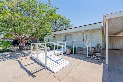 411 W 1st St, Stanton, TX, 79782 | Card Image