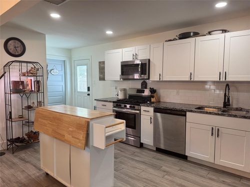 3319 Suiter Way, Pasadena, TX, 77503-2174 | Card Image