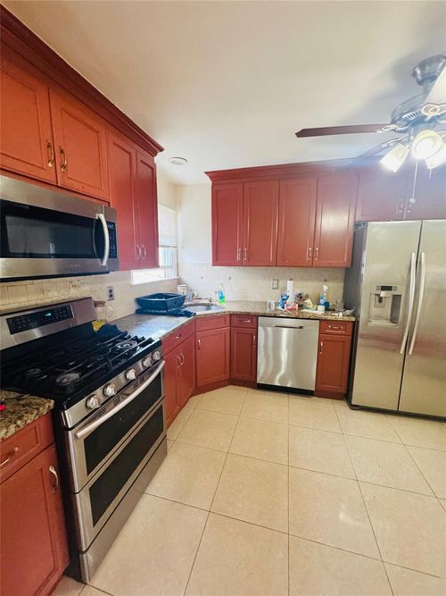 233 Grand Ave, West Hempstead, NY, 11552-1507 | Card Image