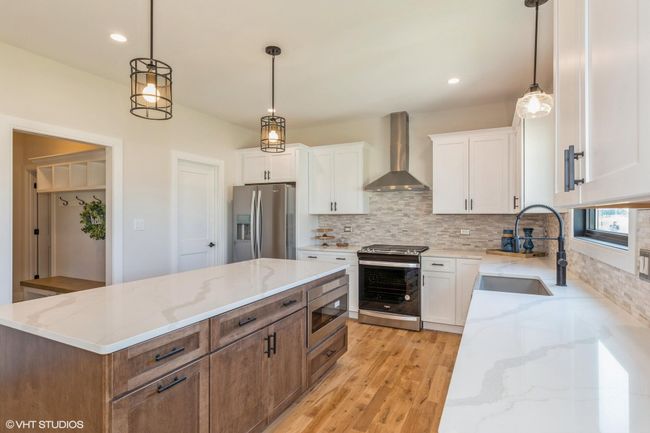 08_13452LakesideAve_177002_Kitchen_MRED_ | Image 8