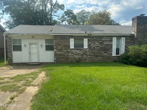 109 Center St, Crystal Springs, MS, 39059-2587 | Card Image