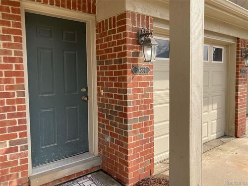 39837 Rockcrest Cir, Northville, MI, 48168-3967 | Card Image