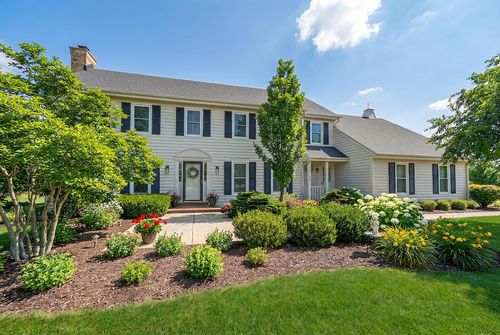 12714 N Meadow Cir W, Mequon, WI, 53092-1183 | Card Image