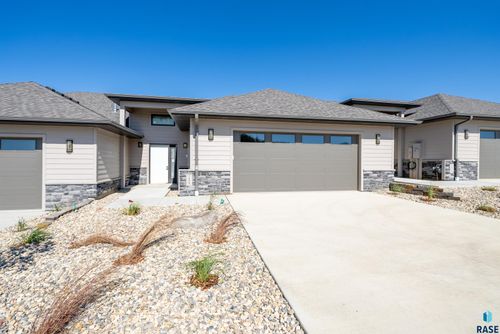 7808 E Bull Pine Trl, Sioux Falls, SD, 57110 | Card Image
