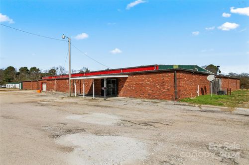 24 Skating Rink Rd, Newberry, SC, 29108-5901 | Card Image
