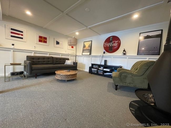 FAMILY ROOM | Image 24