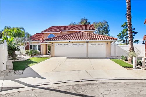 24261 Eagle Valley Cir, Moreno Valley, CA, 92557-3040 | Card Image