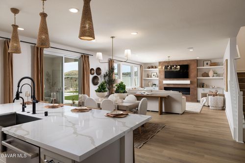 4025 Saddle Dr, Palmdale, CA, 93551-5672 | Card Image