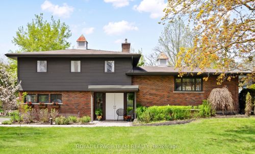2 Lockview Road, Manotick - Kars - Rideau Twp and Area, ON, K4M1B2 | Card Image