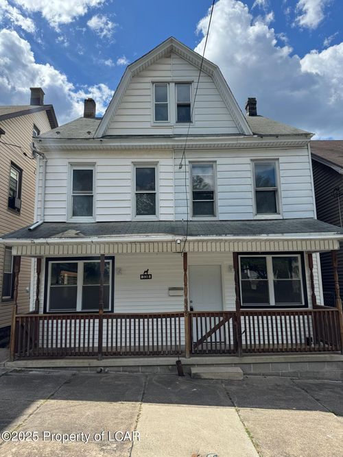 338 S Market St, Shamokin, PA, 17872-6331 | Card Image
