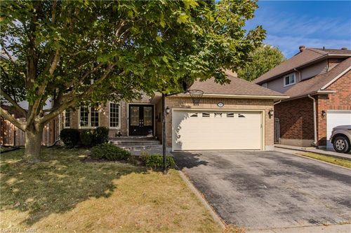 2465 Headon Rd, Burlington, ON, L7M4G2 | Card Image