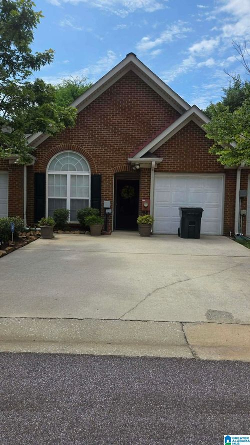 131 Hayesbury Ln, PELHAM, AL, 35124-2734 | Card Image
