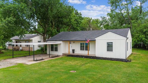 106 Admiral Trussler Blvd, Miami, OK, 74354-3220 | Card Image