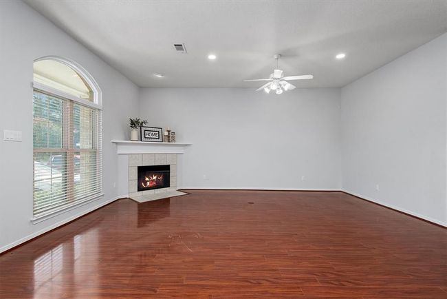 This is the perfect spot for a relaxing evening at home. | Image 8