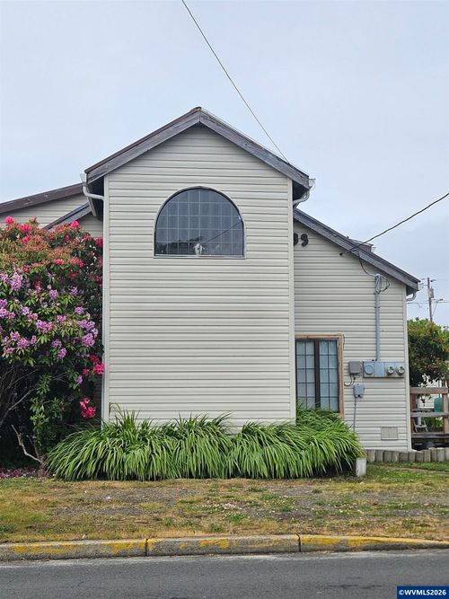 1433 Nw 17th St, Lincoln City, OR, 97367-3726 | Card Image