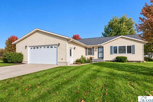 18340 1st Ave, New Ulm, MN, 56073-5271 | Card Image