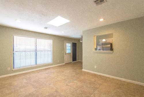 12500 Sw 4th St, Yukon, OK, 73099-6110 | Card Image