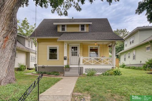 915 S 38th Ave, Omaha, NE, 68105-1822 | Card Image