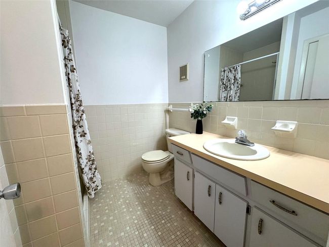 En Suite Primary Bathroom | Image 13