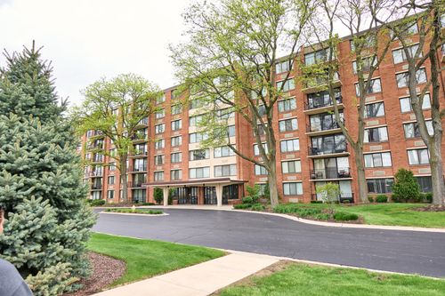 1b-2000 Saint Regis Dr, Lombard, IL, 60148-4965 | Card Image