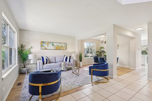 2060 Lyndhurst Ln, Aurora, IL, 60503-8516 | Card Image