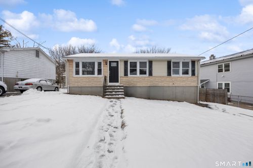 9 High Top Cir E, Hamden, CT, 06514-4827 | Card Image