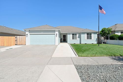 2056 Kingswood Dr, Medford, OR, 97501-1891 | Card Image