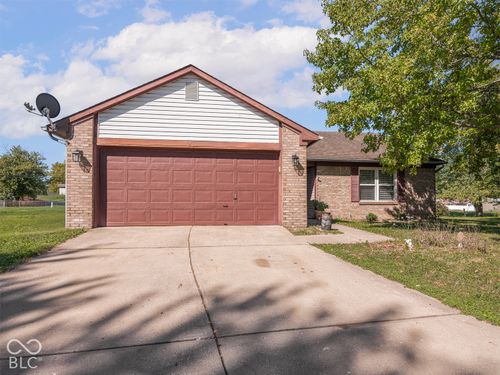 232 Park Place Ct, Avon, IN, 46123-7952 | Card Image