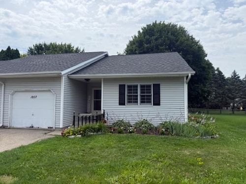 1207 Louisa St, WATERTOWN, WI, 53098-1113 | Card Image