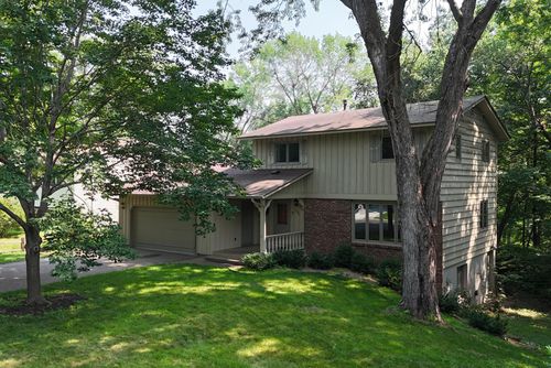 2087 Violet Ln, New Brighton, MN, 55112-5170 | Card Image