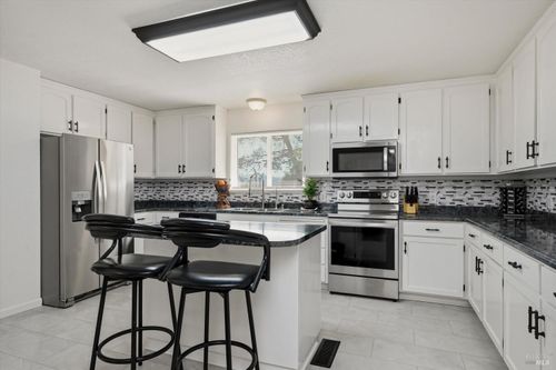 18685 Oak Grove Rd, Hidden Valley Lake, CA, 95467-8283 | Card Image