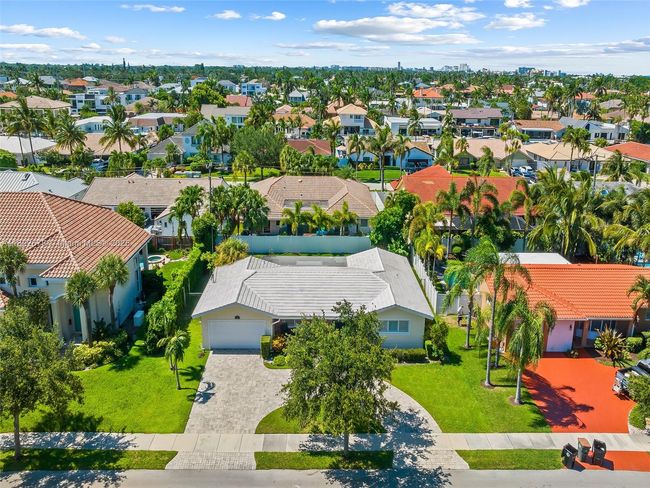 2721 Ne 45 Th St, House other with 2 bedrooms, 2 bathrooms and null parking in Lighthouse Point FL | Image 29