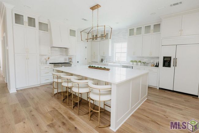 9815 Myrtle Ln, House other with 5 bedrooms, 5 bathrooms and 2 parking in Baton Rouge LA | Image 4