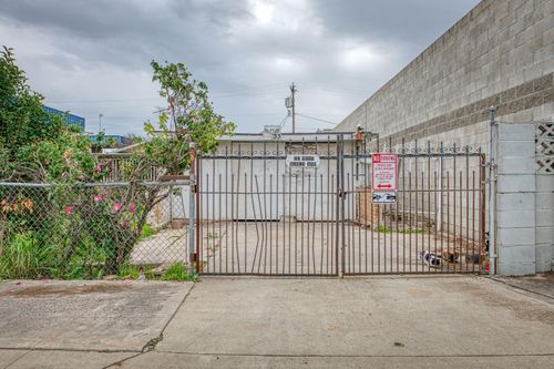 33 W Birch Ave, Pinedale, CA, 93650-1240 | Card Image