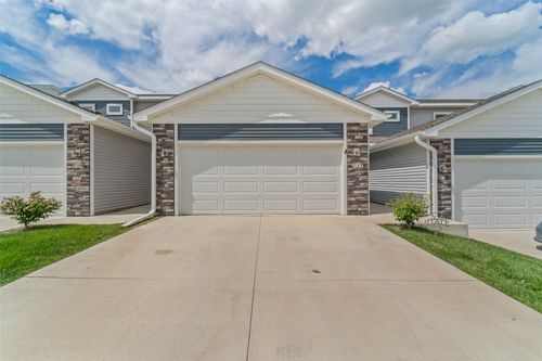 717 Greenwell Pl, Norwalk, IA, 50211-9460 | Card Image