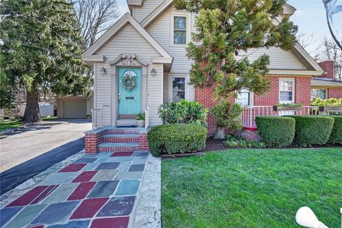 2338 Cranston St, Cranston, RI, 02920-3837 | Card Image