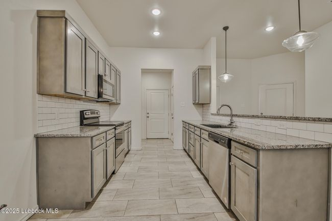 4 Kemper St, Home with 10 bedrooms, 8 bathrooms and 1 parking in Lubbock TX | Image 5