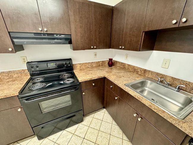 APT-214 - 7300 Nw 17 Th St, Condo with 2 bedrooms, 2 bathrooms and null parking in Plantation FL | Image 12